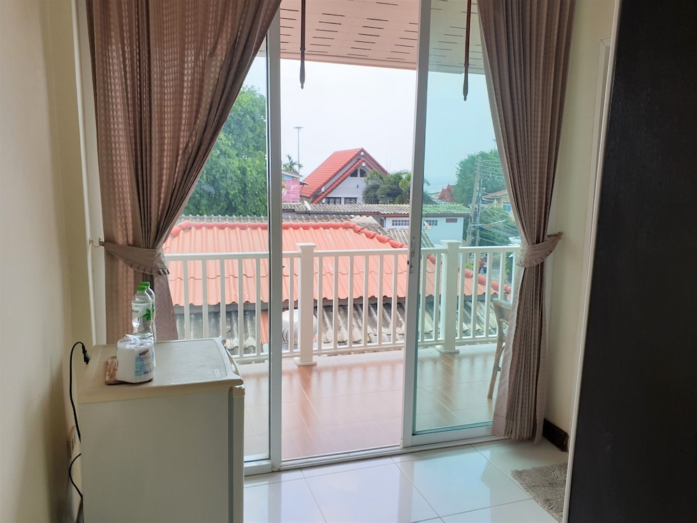 Sea Beach Koh Larn 36/48