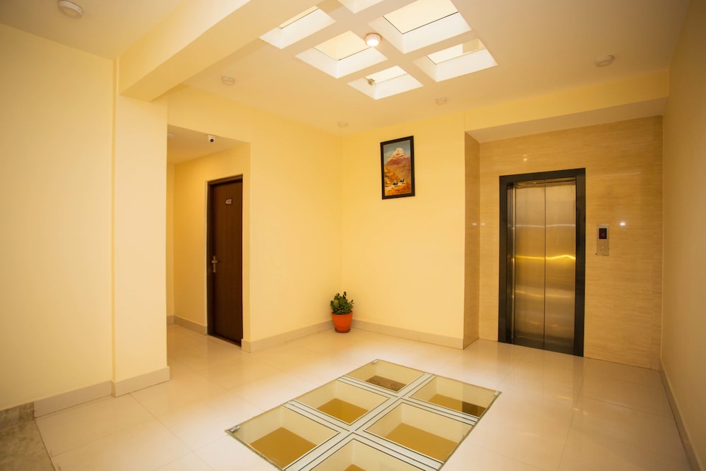 Hotel Jay Suites 47/75