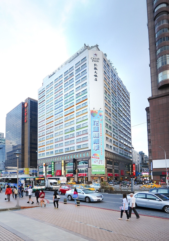 Caesar Park Hotel 64/72