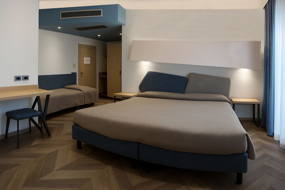 Color Hotel Rimini 32/69