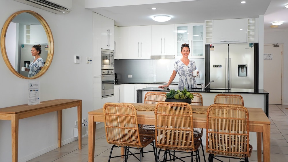 Waters Edge Apartments 40/50