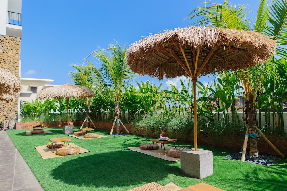 Mahogany Boutique Hotel 45/50