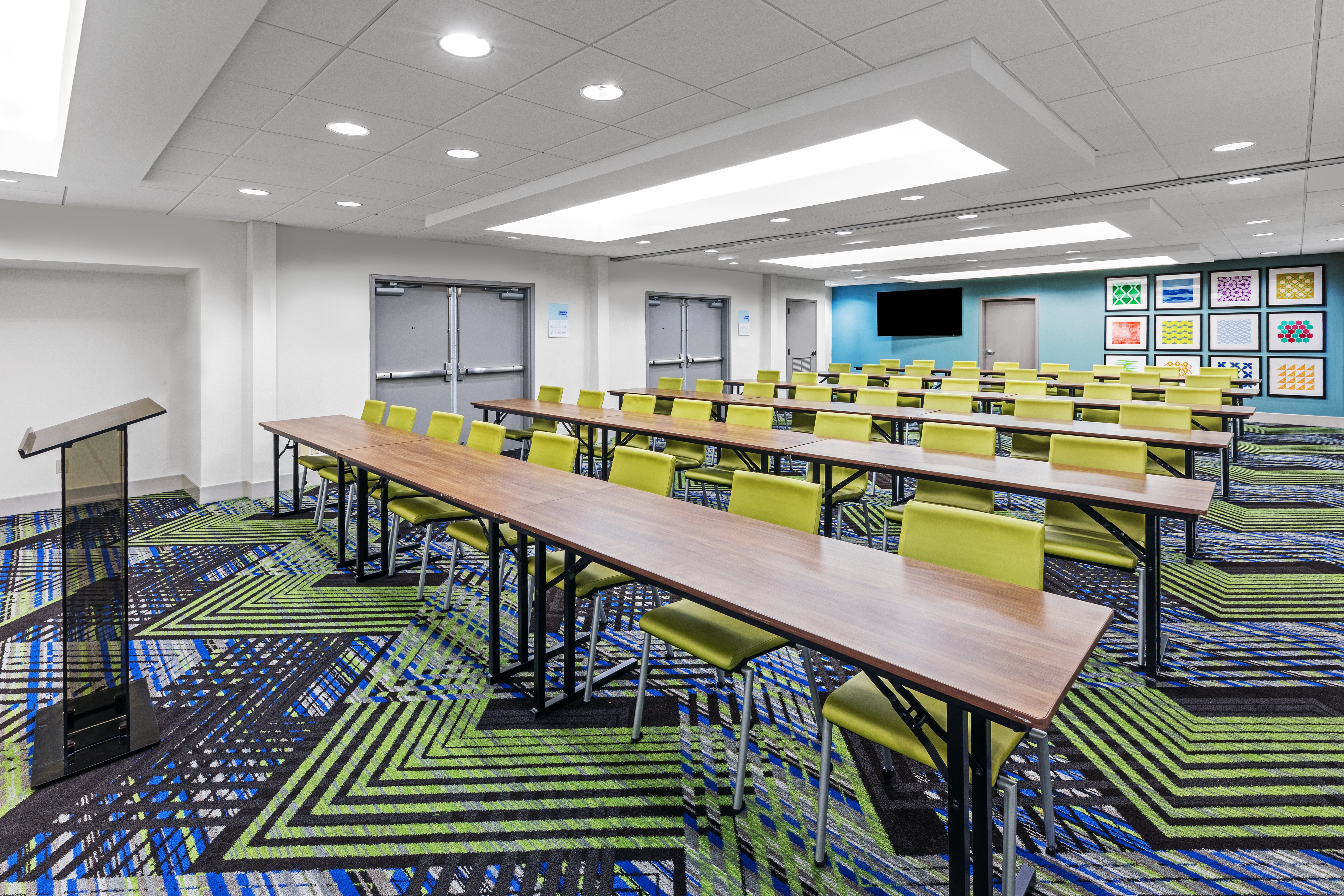 Holiday Inn Express & Suites Sulphur (Lake Charles) 47/50