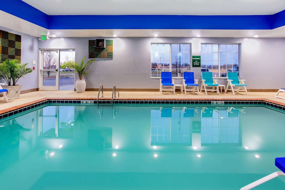 La Quinta Inn And Suites By Wyndham Springfield IL 5/63