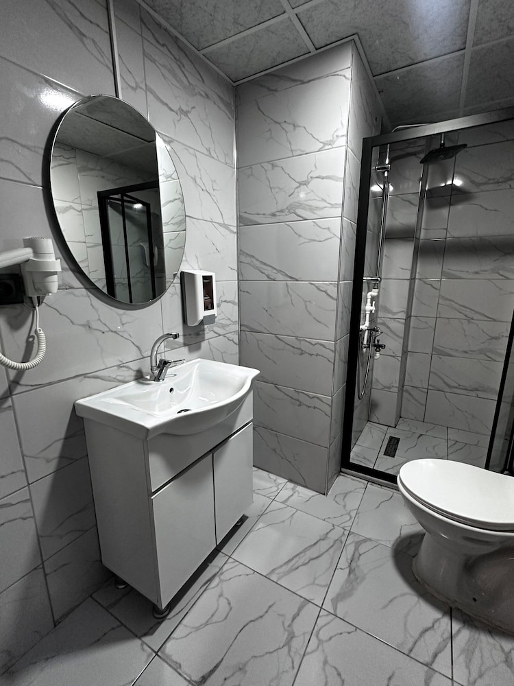 Comfort Suites Hotel 49/50