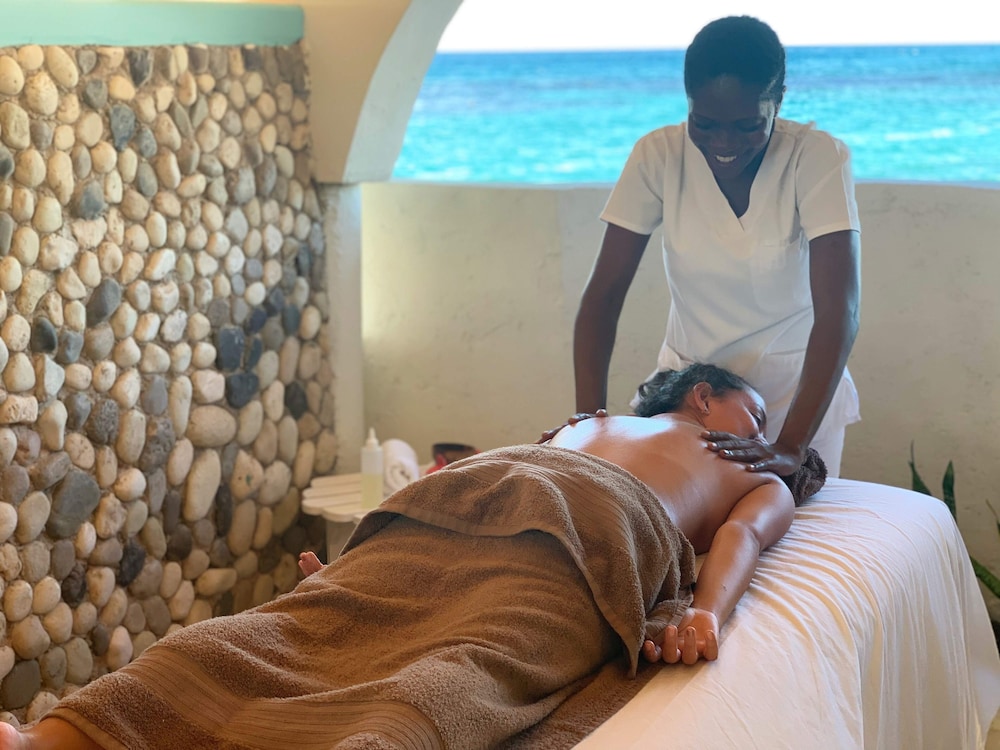 FRANKLYN D. RESORT AND SPA 21/50