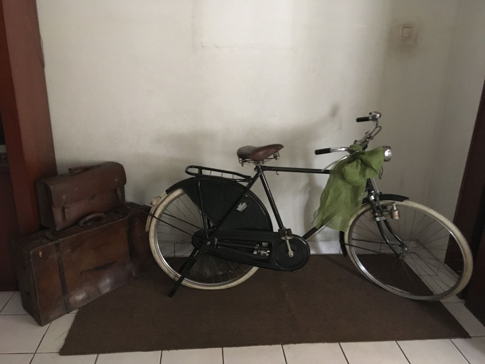 Paniisan Hotel 12/24