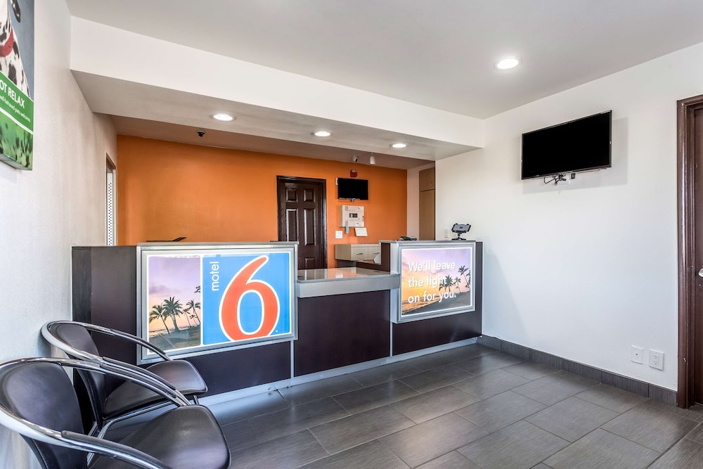 Motel6 Needles, CA 11/52