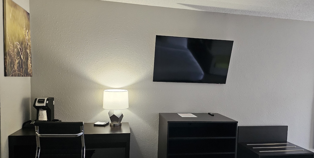 SureStay Studio by Best Western Rowland 30/41