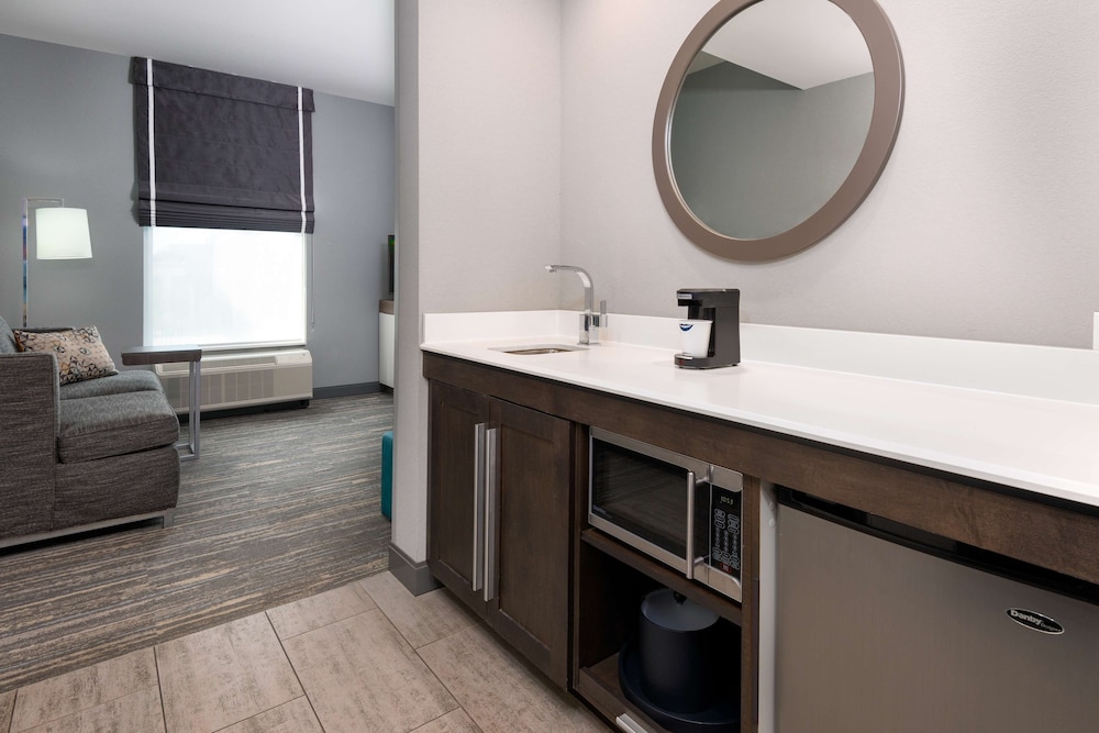 Hampton Inn Suites Tallahassee Capital University Fl 18/62