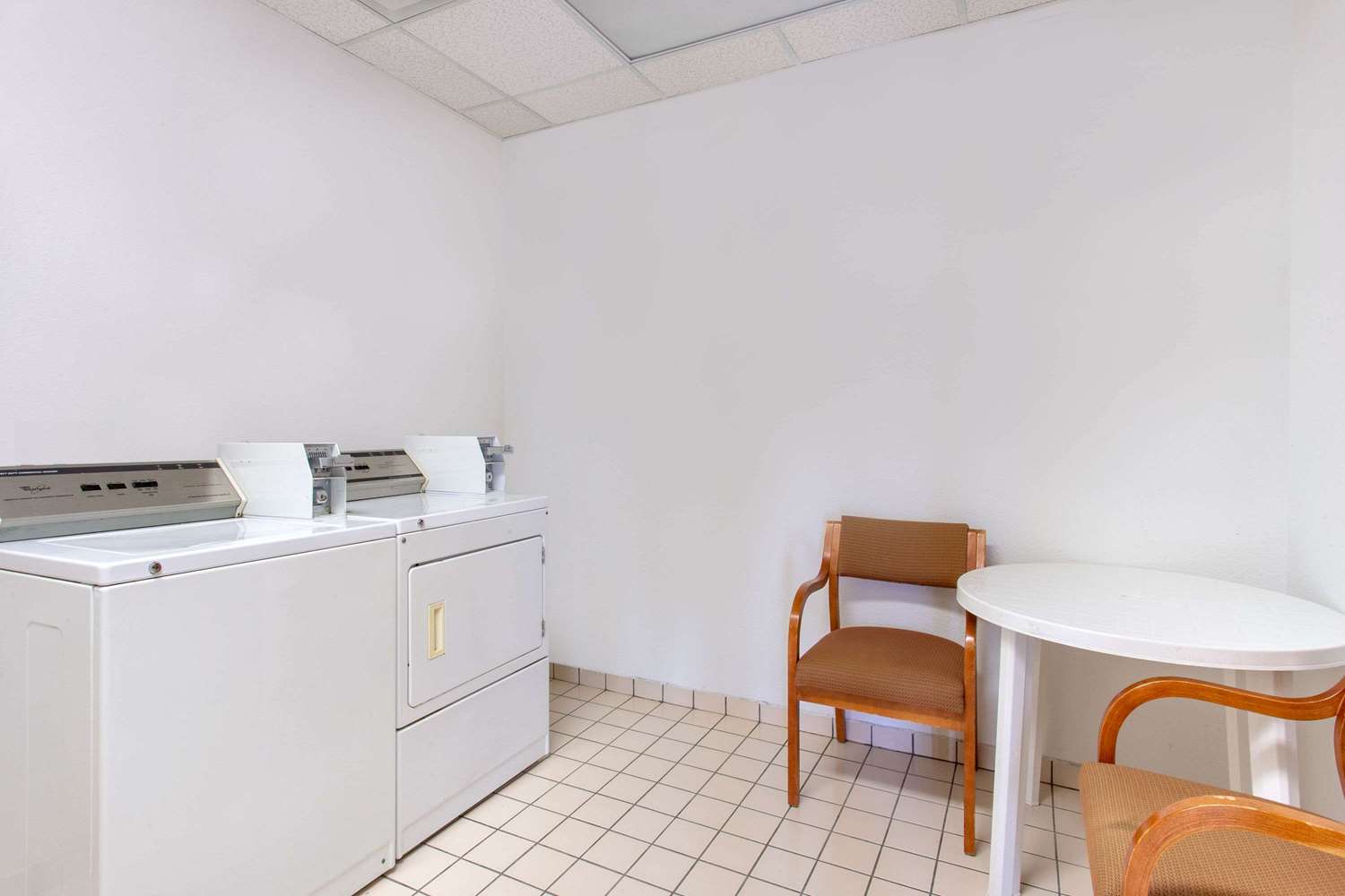 Wingate By Wyndham Indianapolis Airport Plainfield 3/17