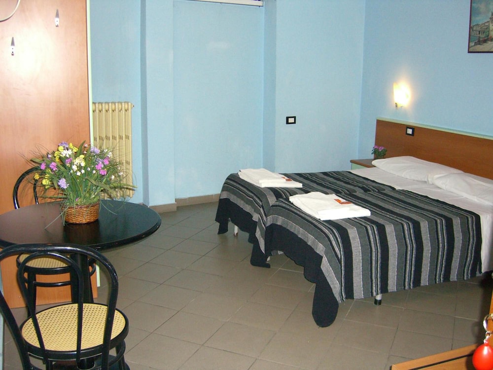 Hotel Mercurio 13/27