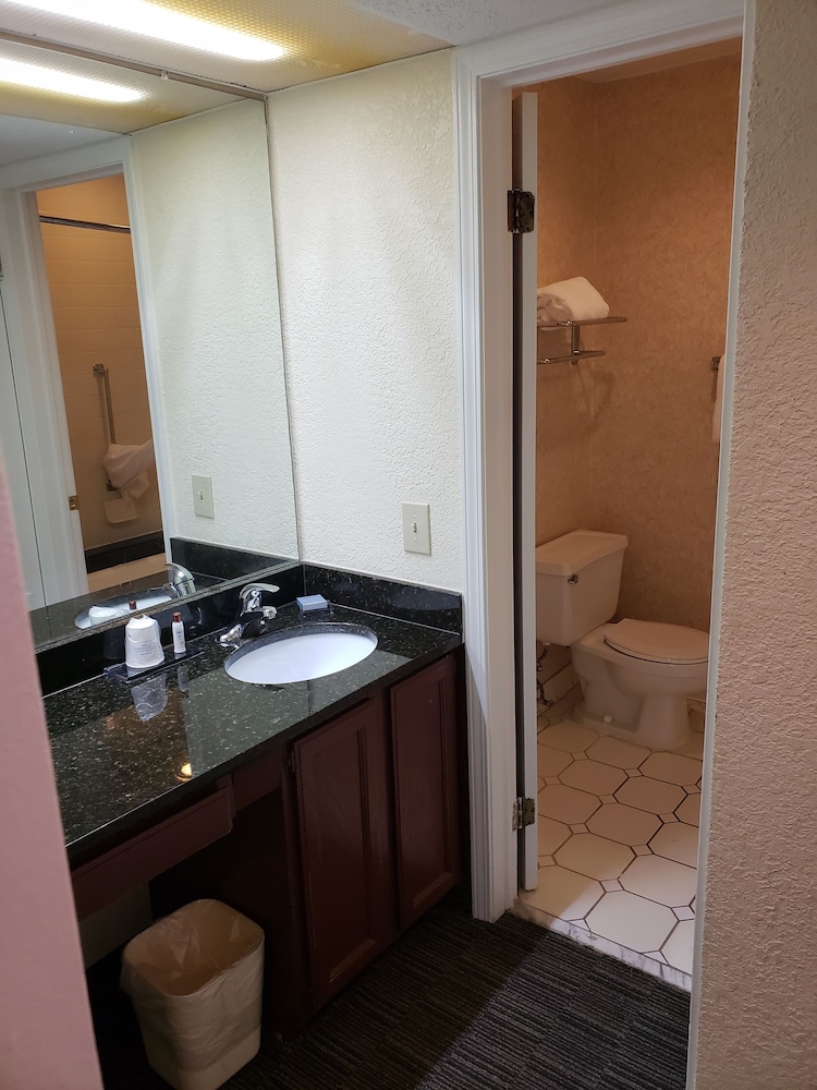 Affordable Suites of America Detroit-Warren (Ex Hawthorn Suites By Wyndham) 49/50