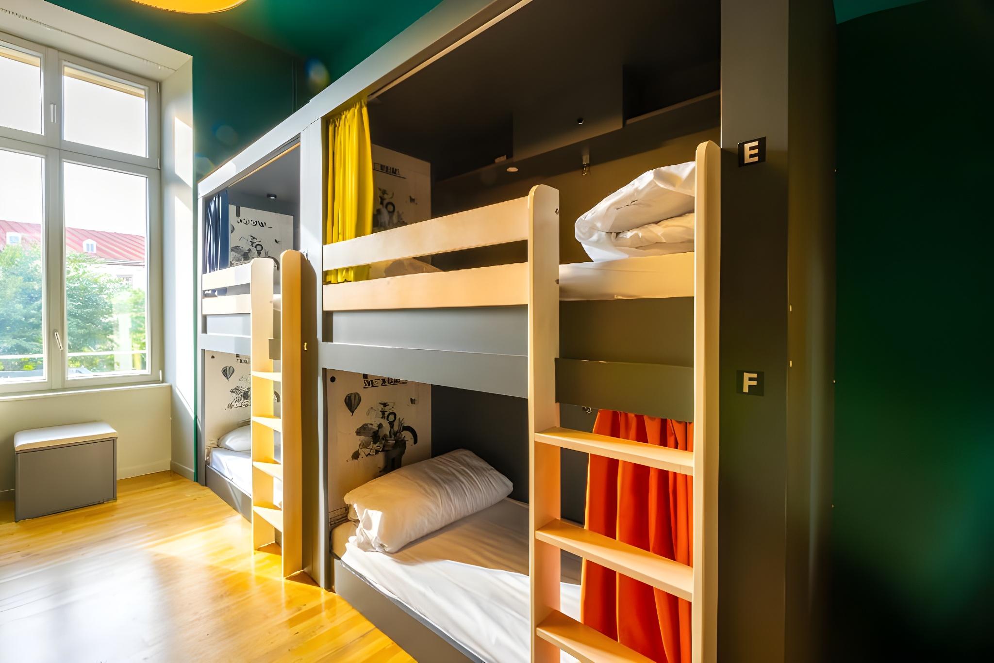 Mixed Dorm, 6 People, Private Bathroom