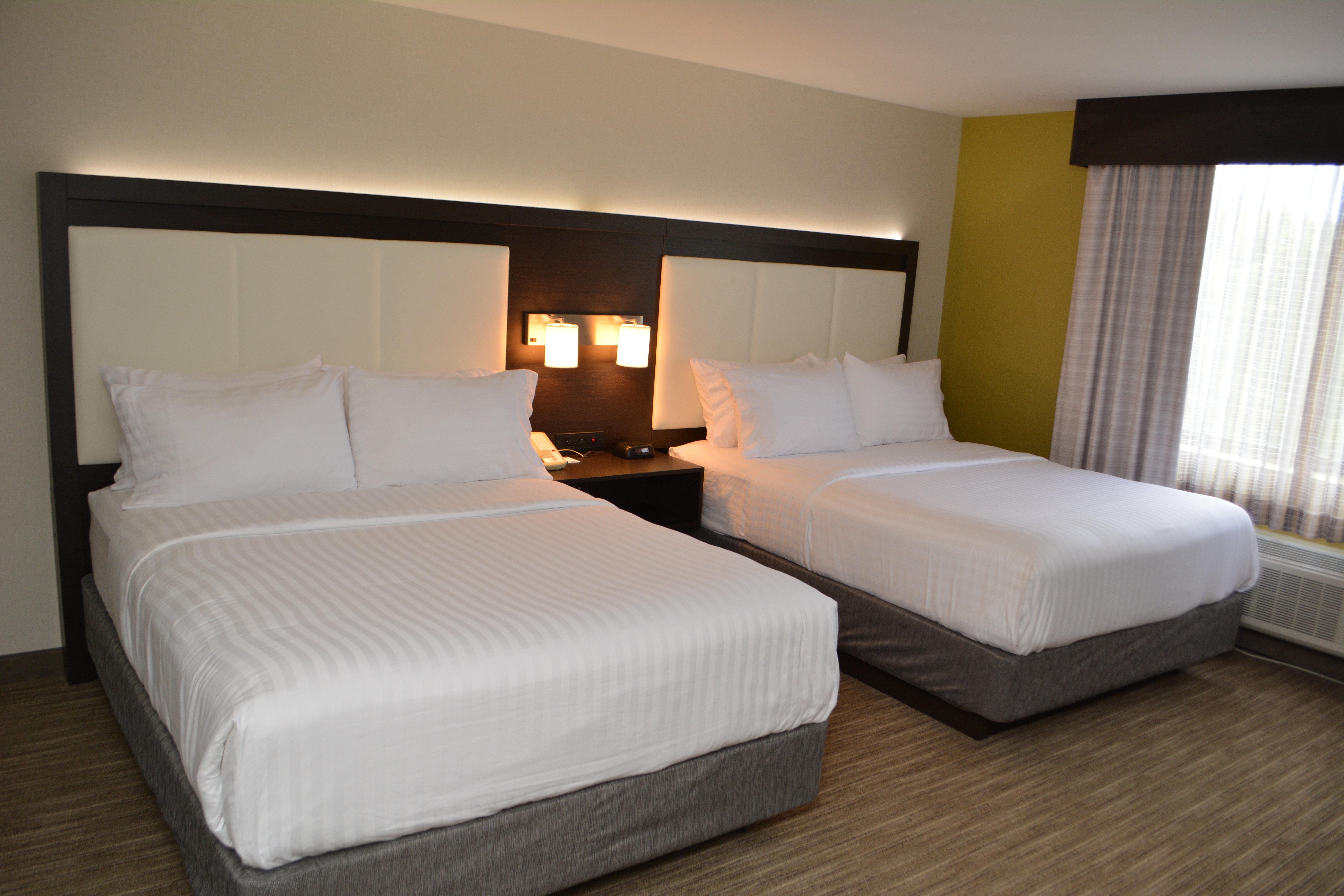 غرفة بسريرين كوين لذوي الإعاقة