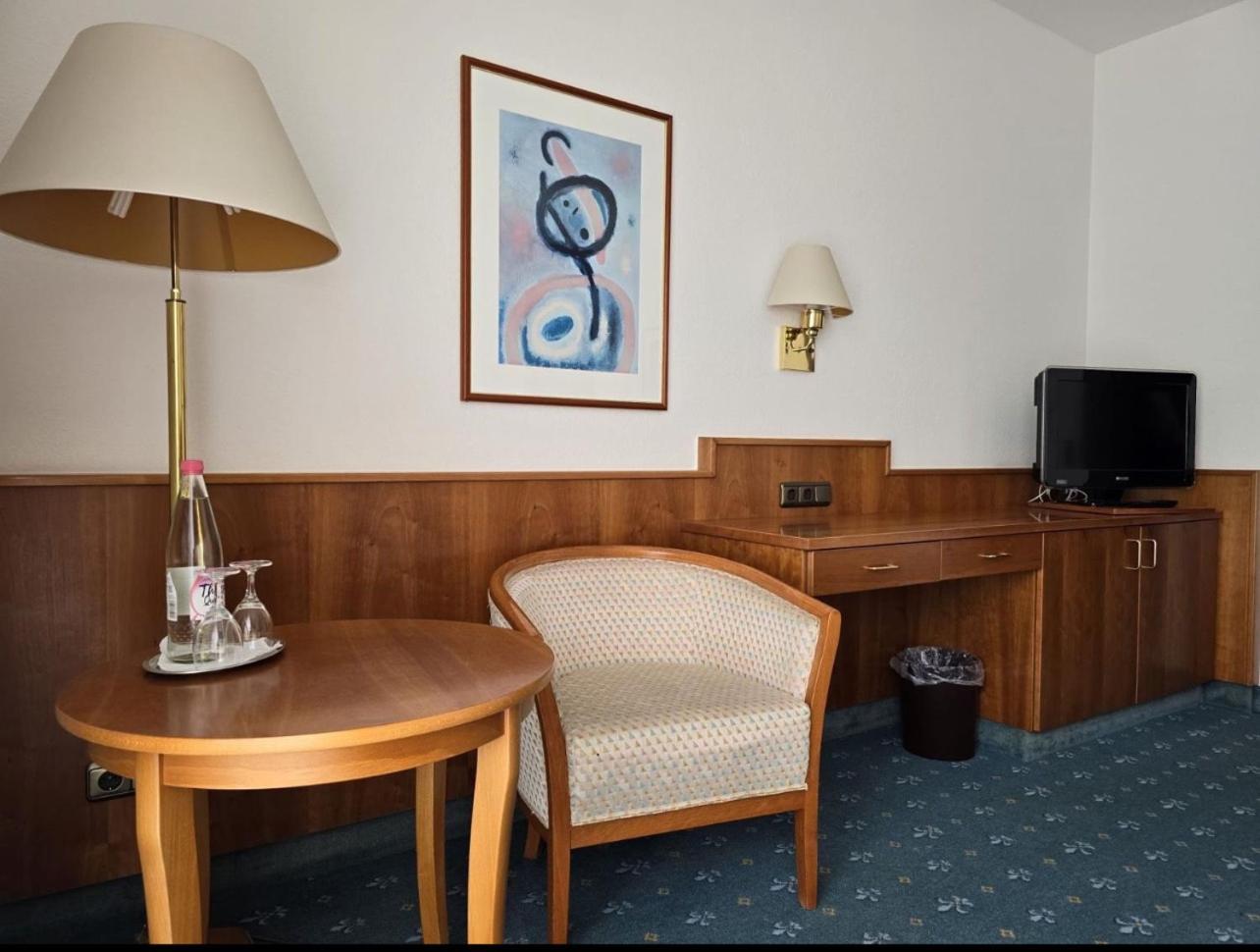 Hotel Pension De Lux 15/19