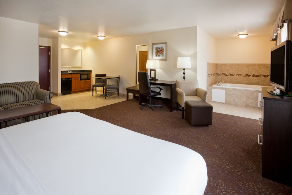 Holiday Inn Express Hotel Suites Aberdeen 18/61