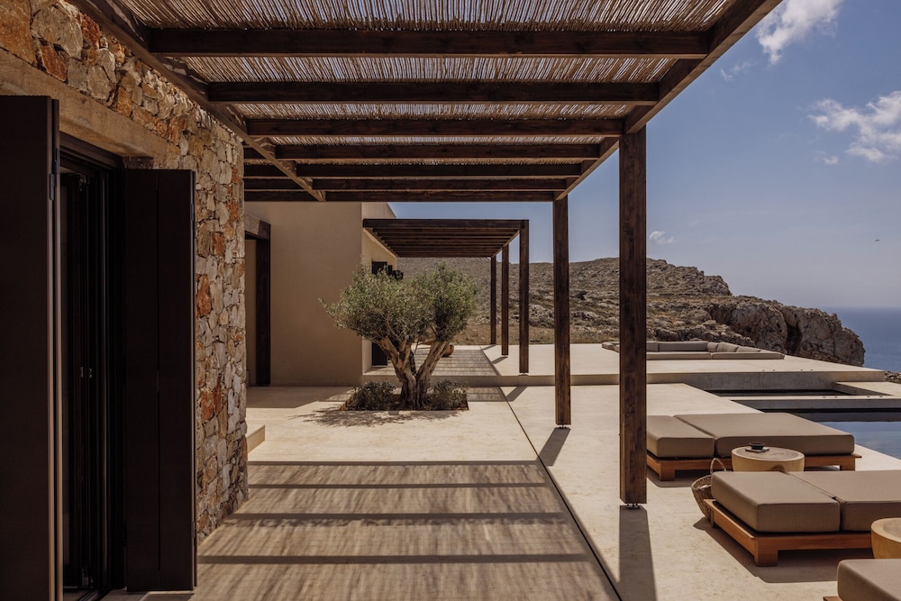 Gundari Folegandros 46/50