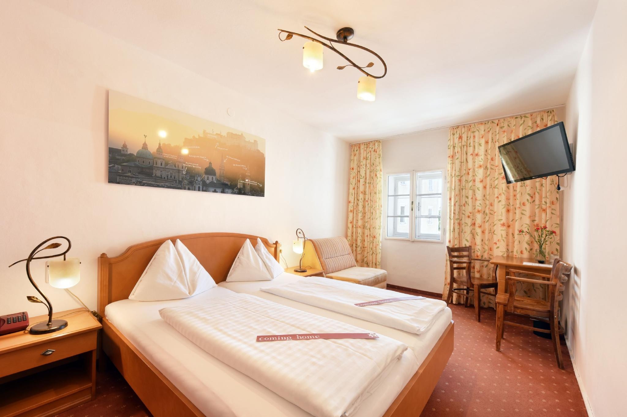 Economy, Double Bed, City View