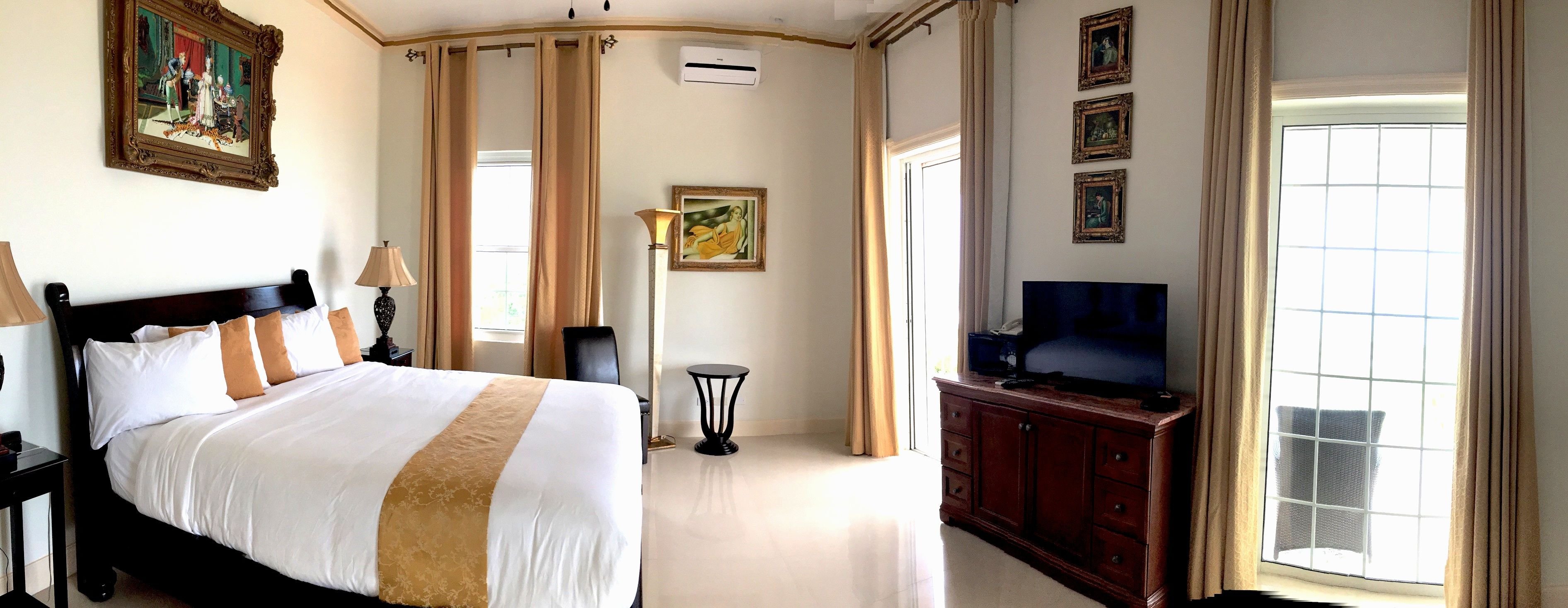 Ocean West Boutique Hotel 8/12