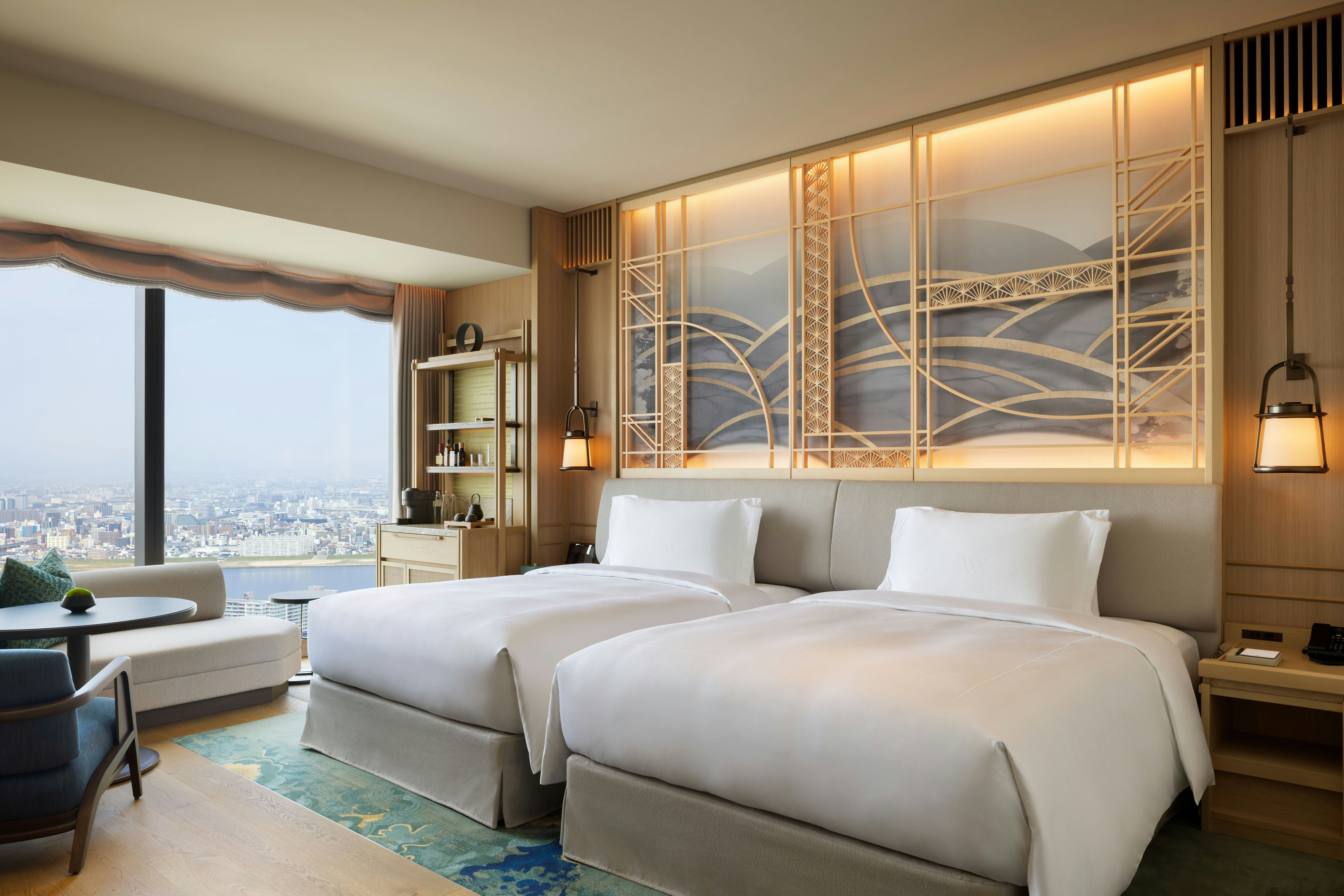 PREMIER, 2 QUEEN BEDS, RIVER VIEW