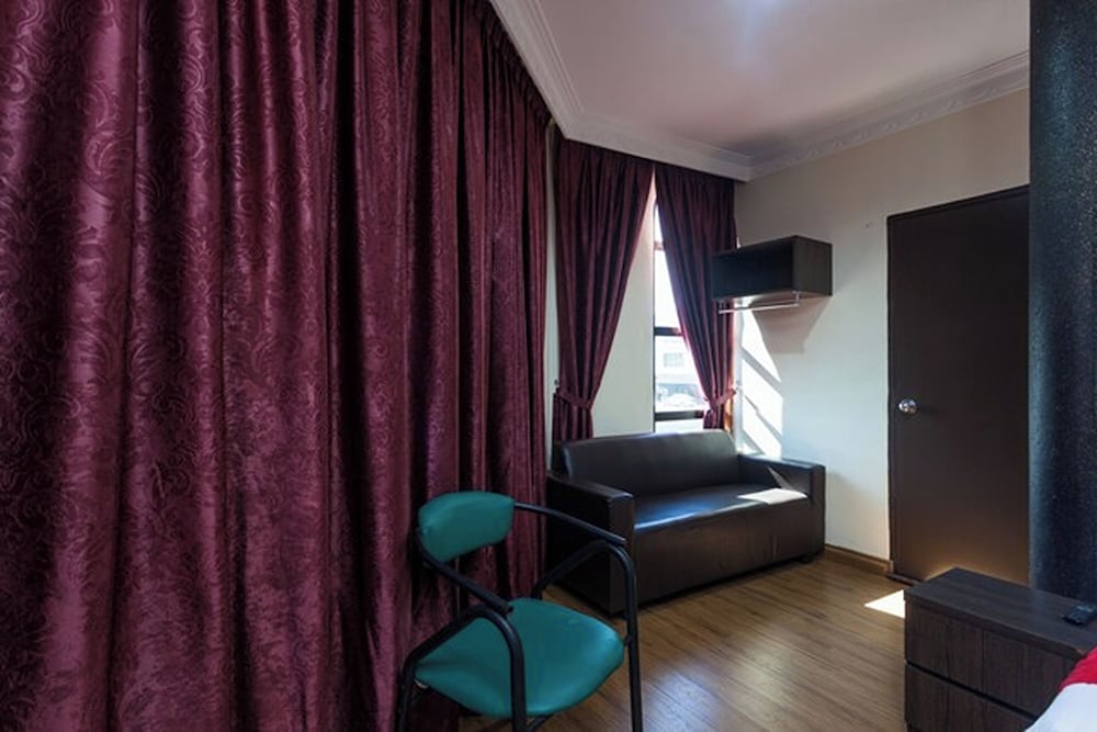 Hotel O T P Hotel 43/54