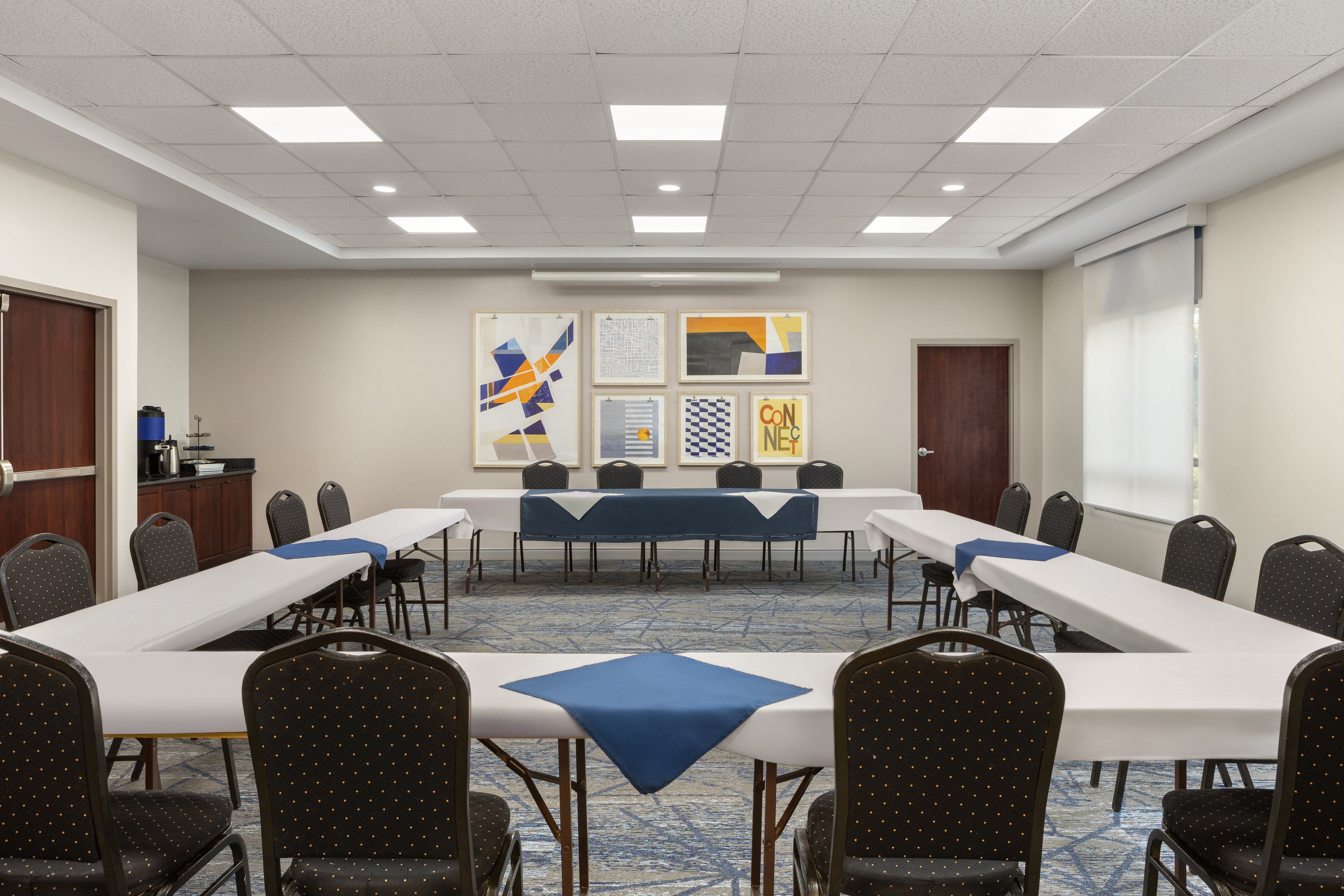 Holiday Inn Express Hotel And Suites Brockville 68/78