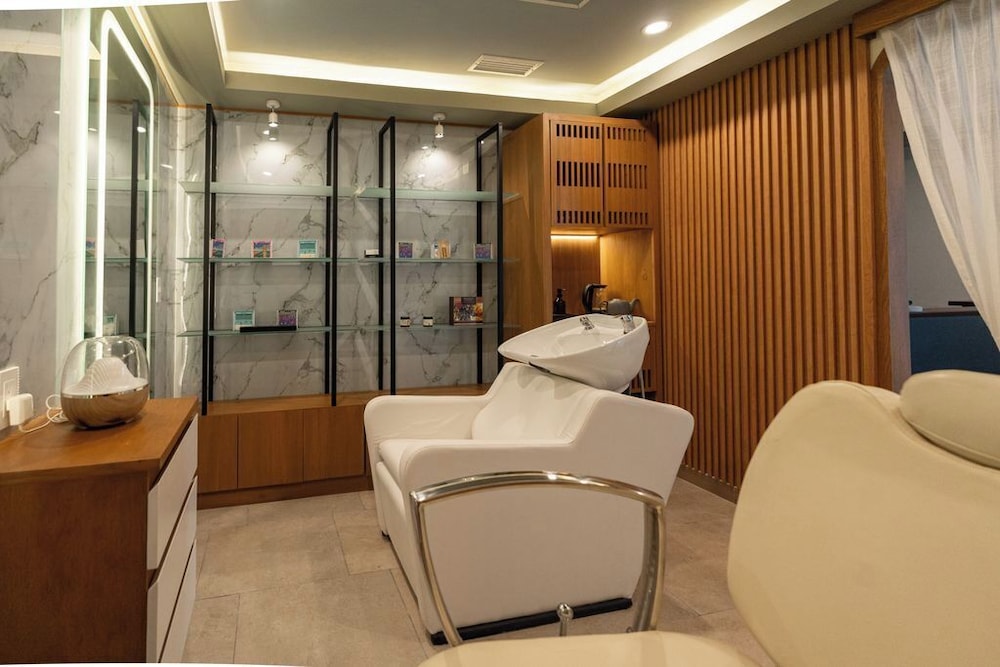 Cristalino Lagoon Front Hotel, Restaurant & Spa 72/94