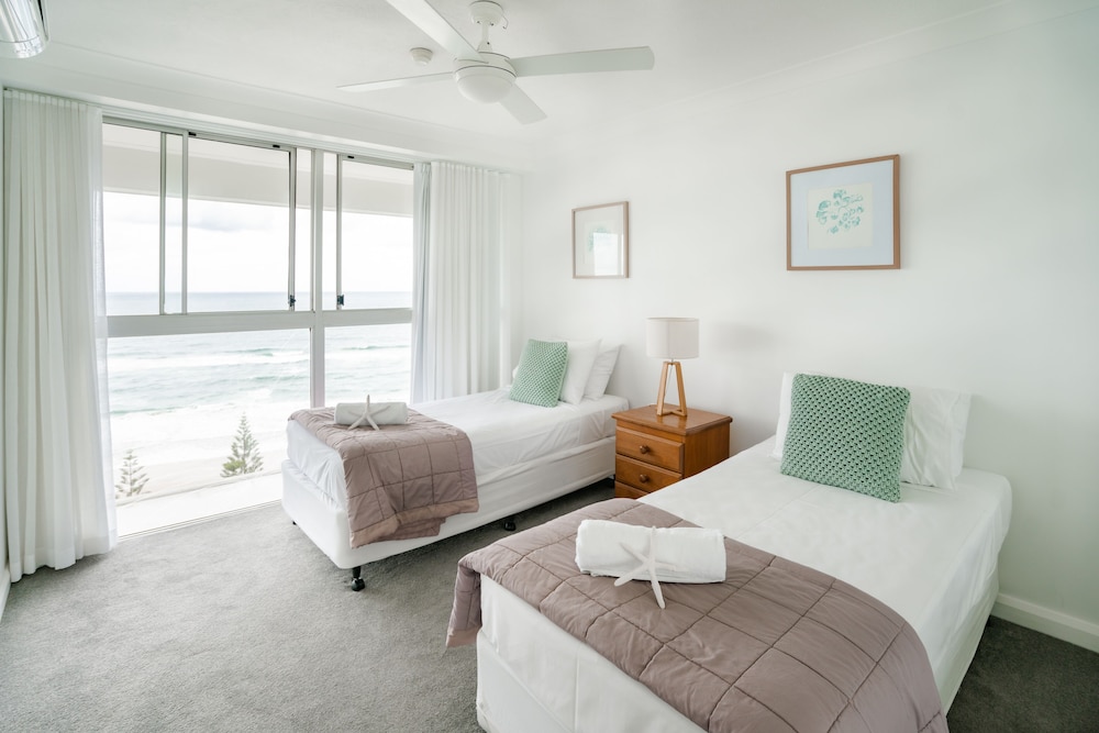 CASHELMARA BEACHFRONT APARTMENTS 27/28