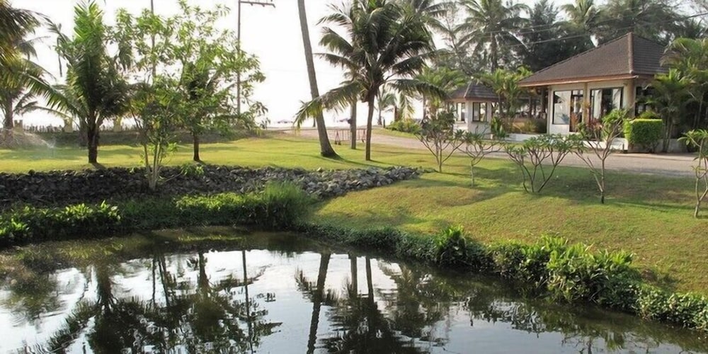 Suan Ban Krut Beach Resort 60/66