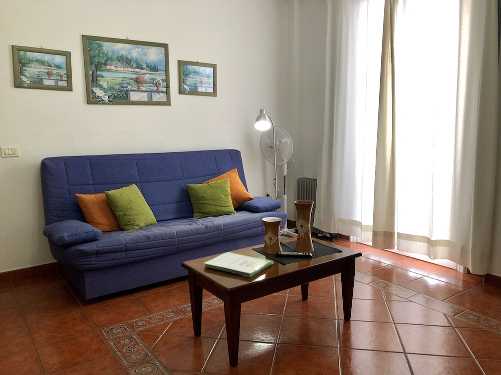 Apartamentos Los Verodes 25/50