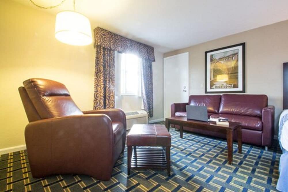 Tidewater Inn 46/70