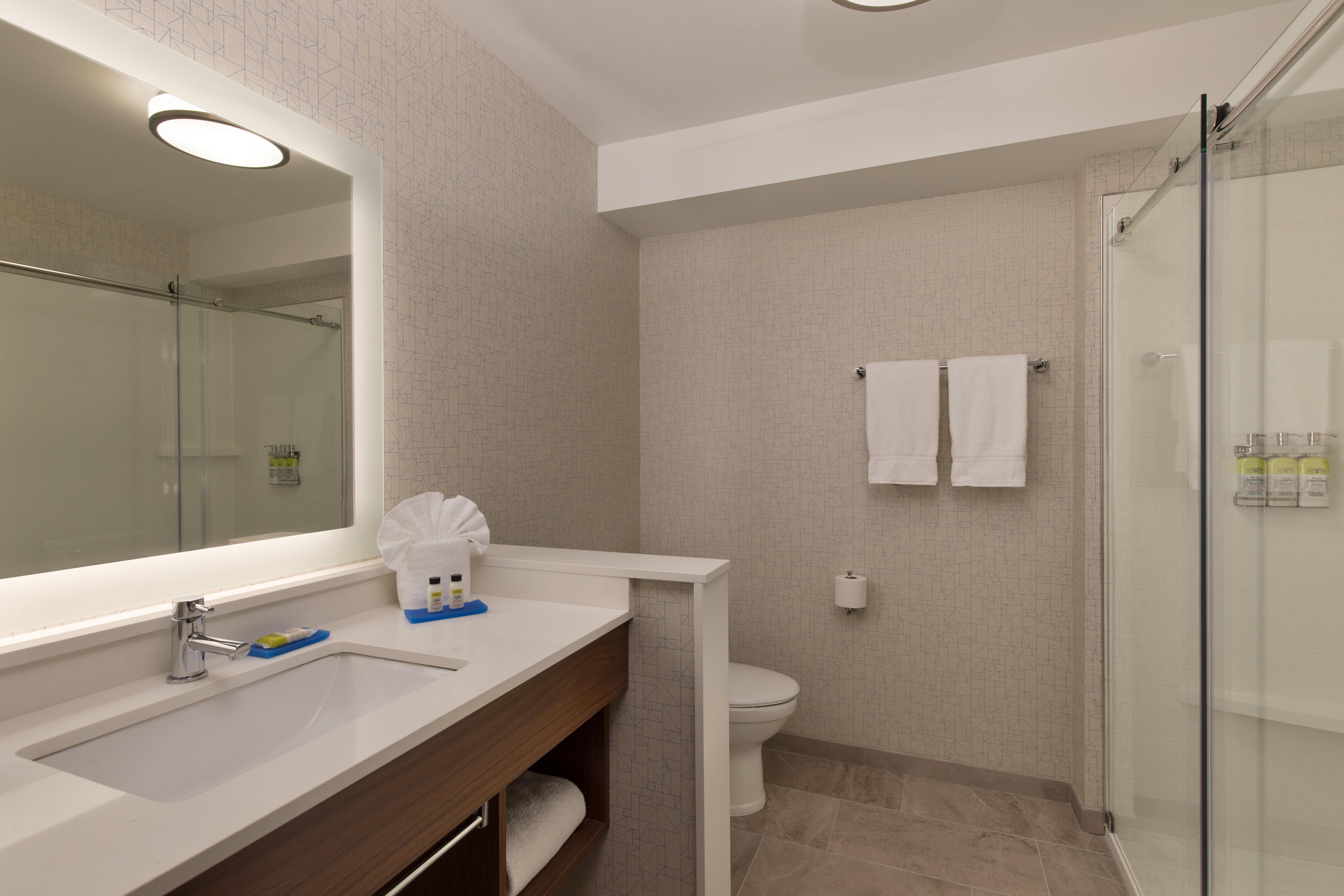 غرفة قياسية بسرير مزدوج، Holiday Inn Express Suites Portland Airport Cascade Stn 6/7