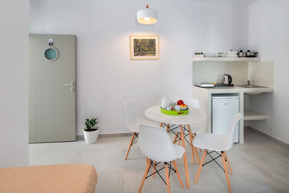 Olive Tree Suites 20/23