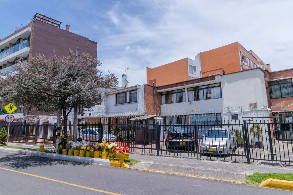 Ayenda Calle 112 1050 22/28