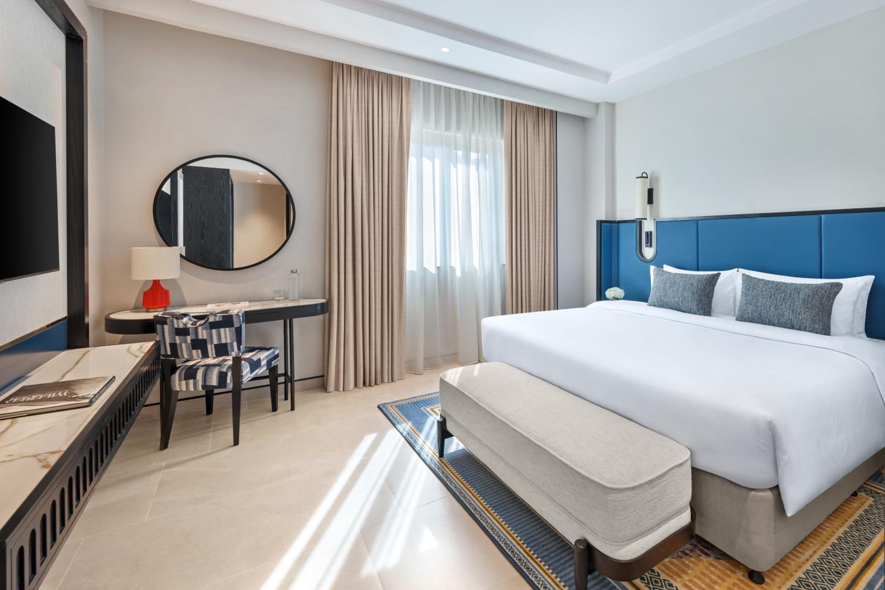 Renovated, Junior Suite, King Bed, Sofa