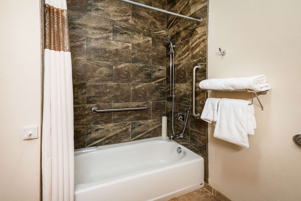 Best Western Plus Riverfront Hotel And Suites 11/37