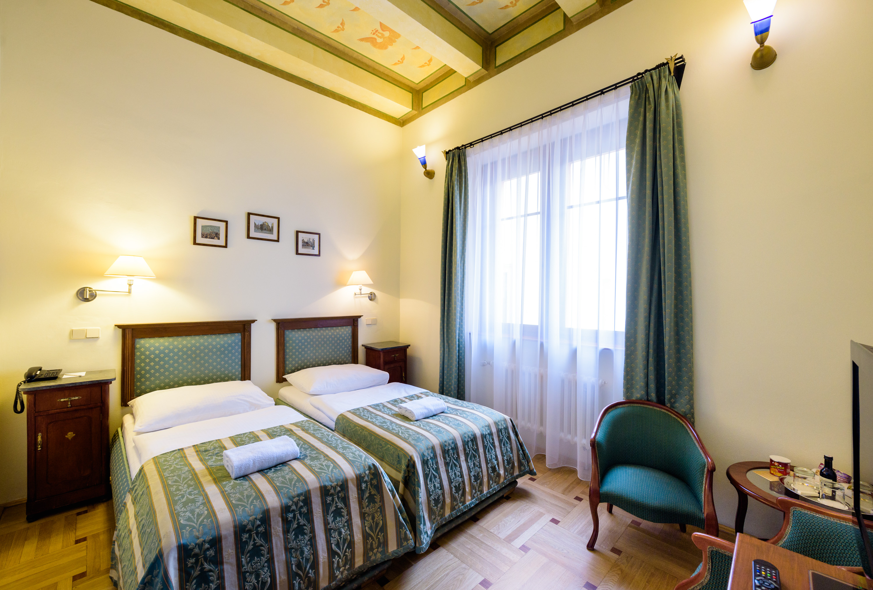 Room, Double or Twin Bed