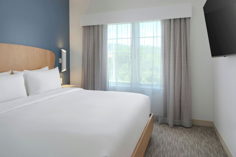 Magnuson Hotel Lenox 8/62