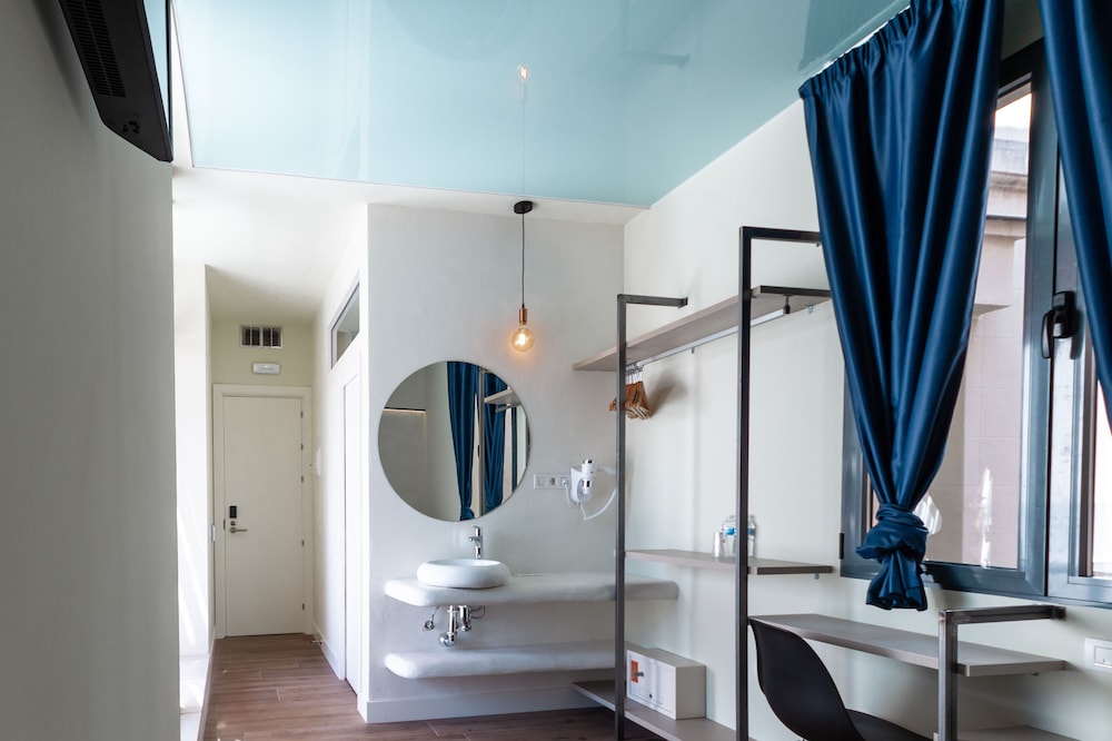 Hostal Charlotte 40/66