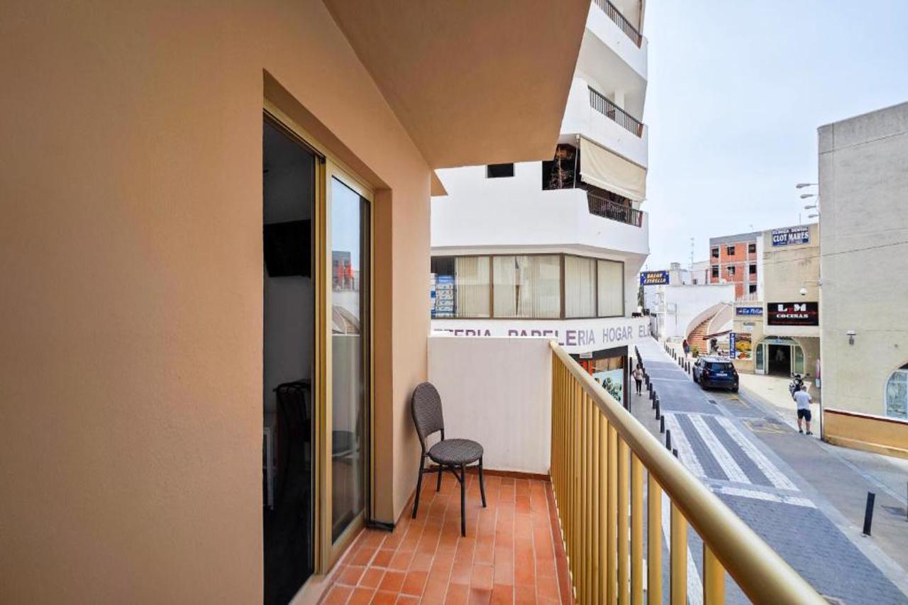 Azuline Hostal Dinamarca 23/35