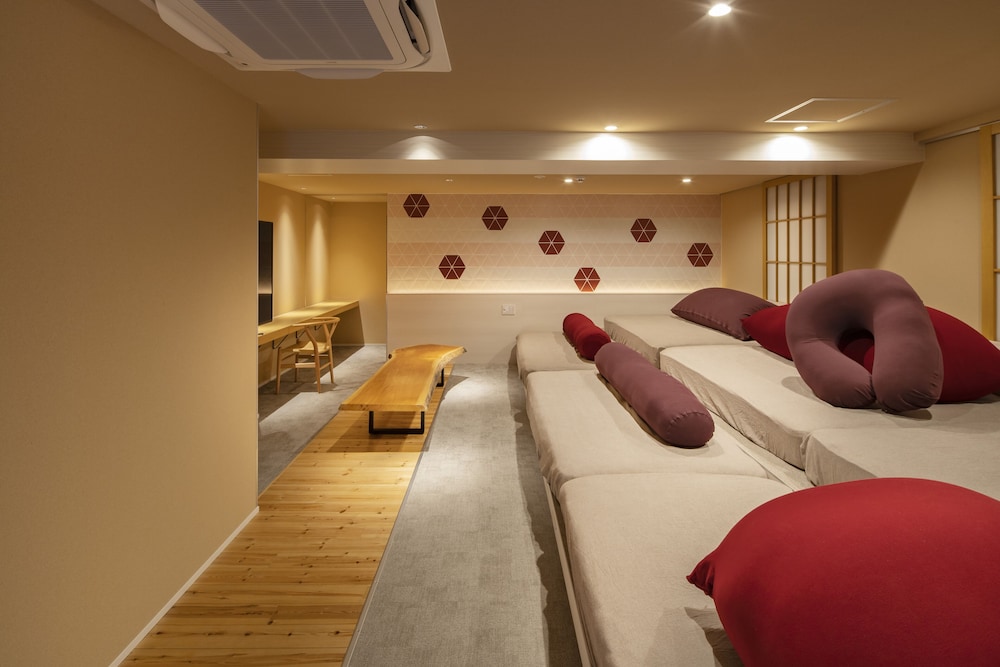 Hotel The Grandee 13/48