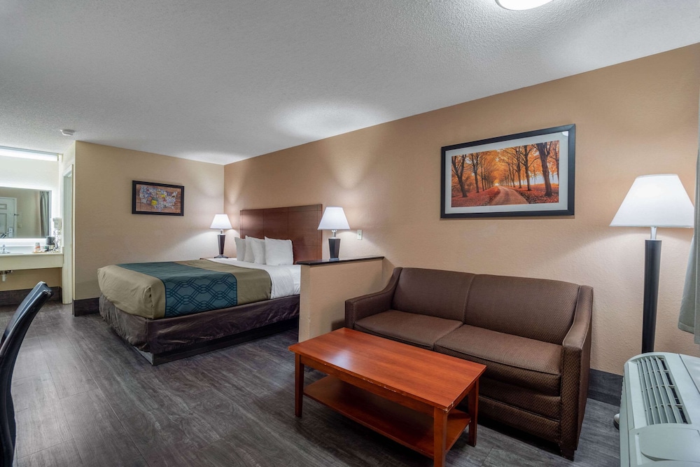 Econo Lodge Inn & Suites Cayce I-26 Airport 20/32