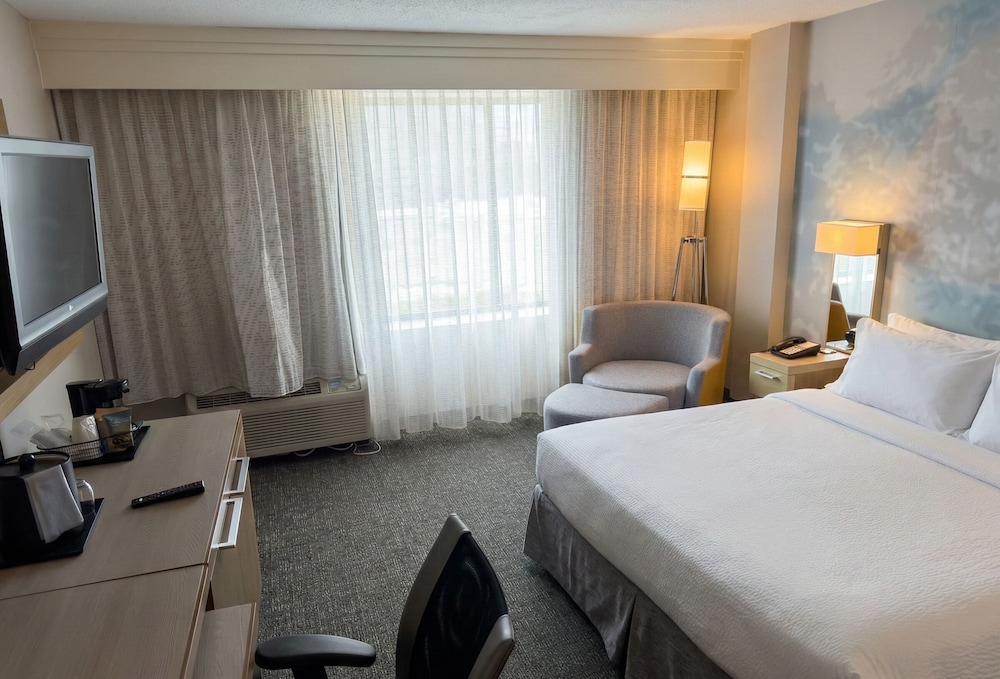 Country Inn & Suites by Radisson, Brown Deer - Milwaukee North 30/65