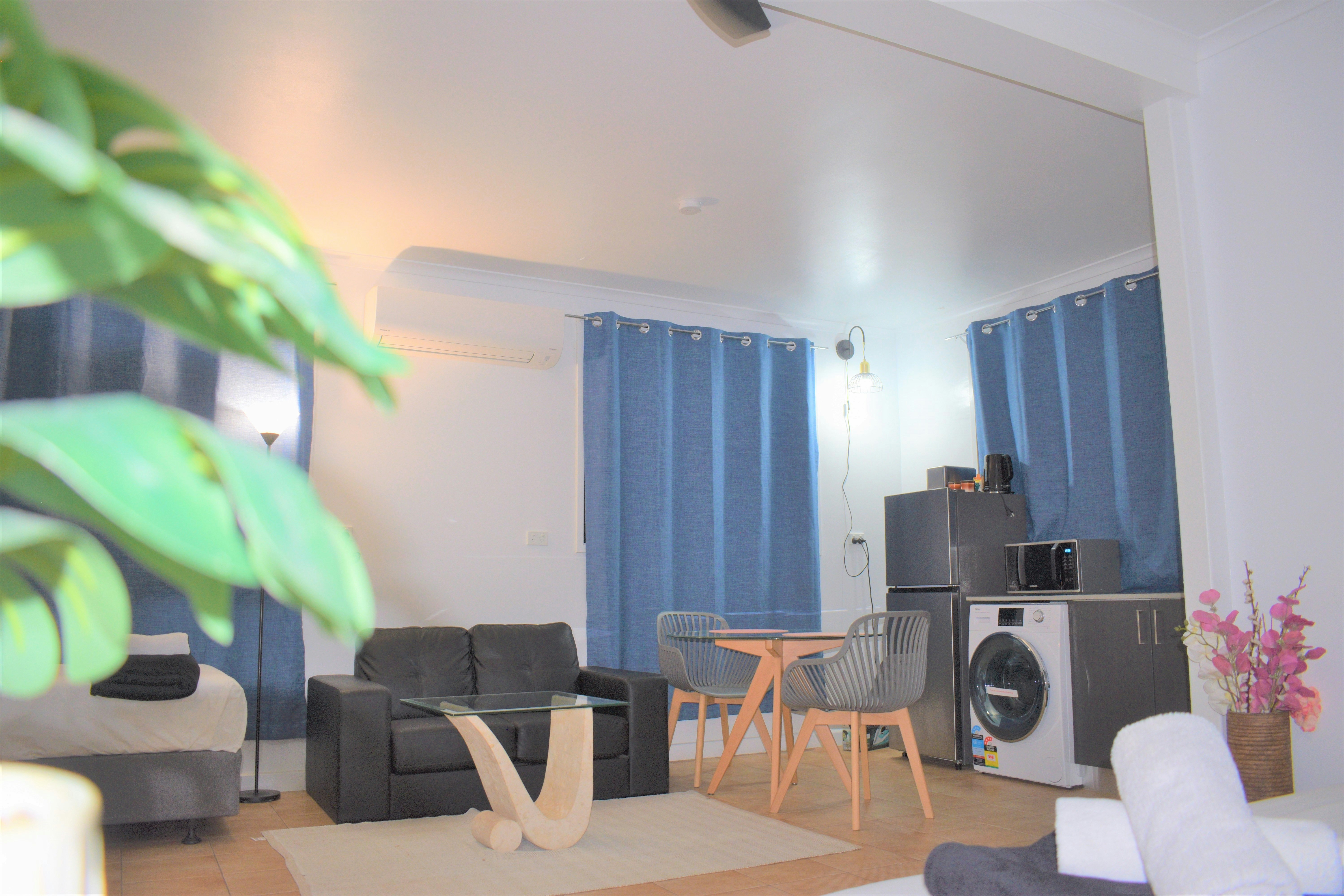 Palm Court Budget Motel Backpackers 32/43