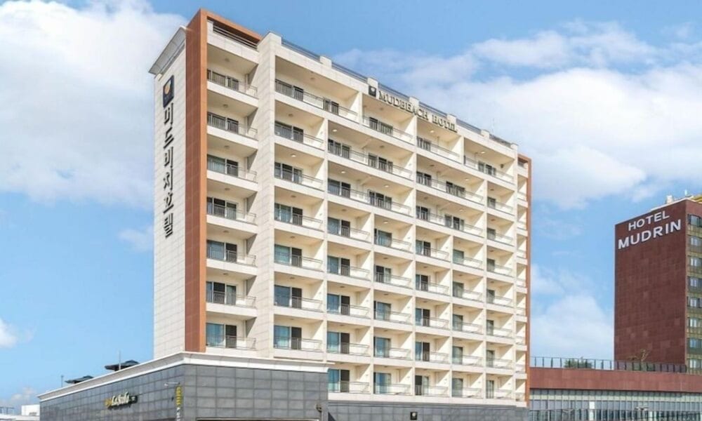 Mud Beach Hotel 6/57