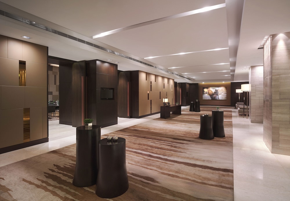 New World Makati Hotel 20/47
