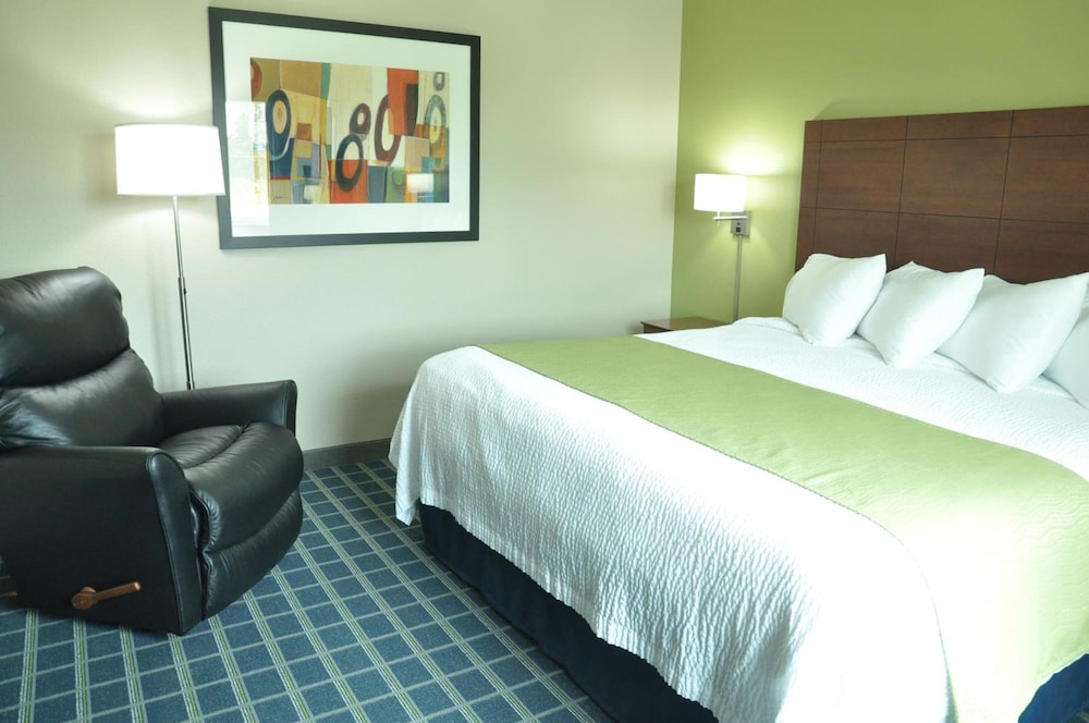Brookstone Lodge Suites 11/35