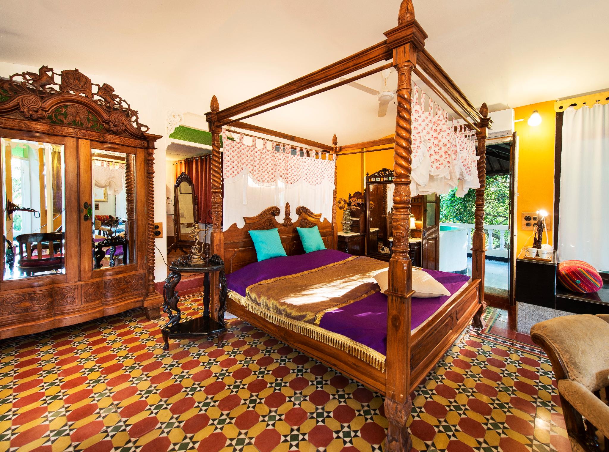 Palace, Suite