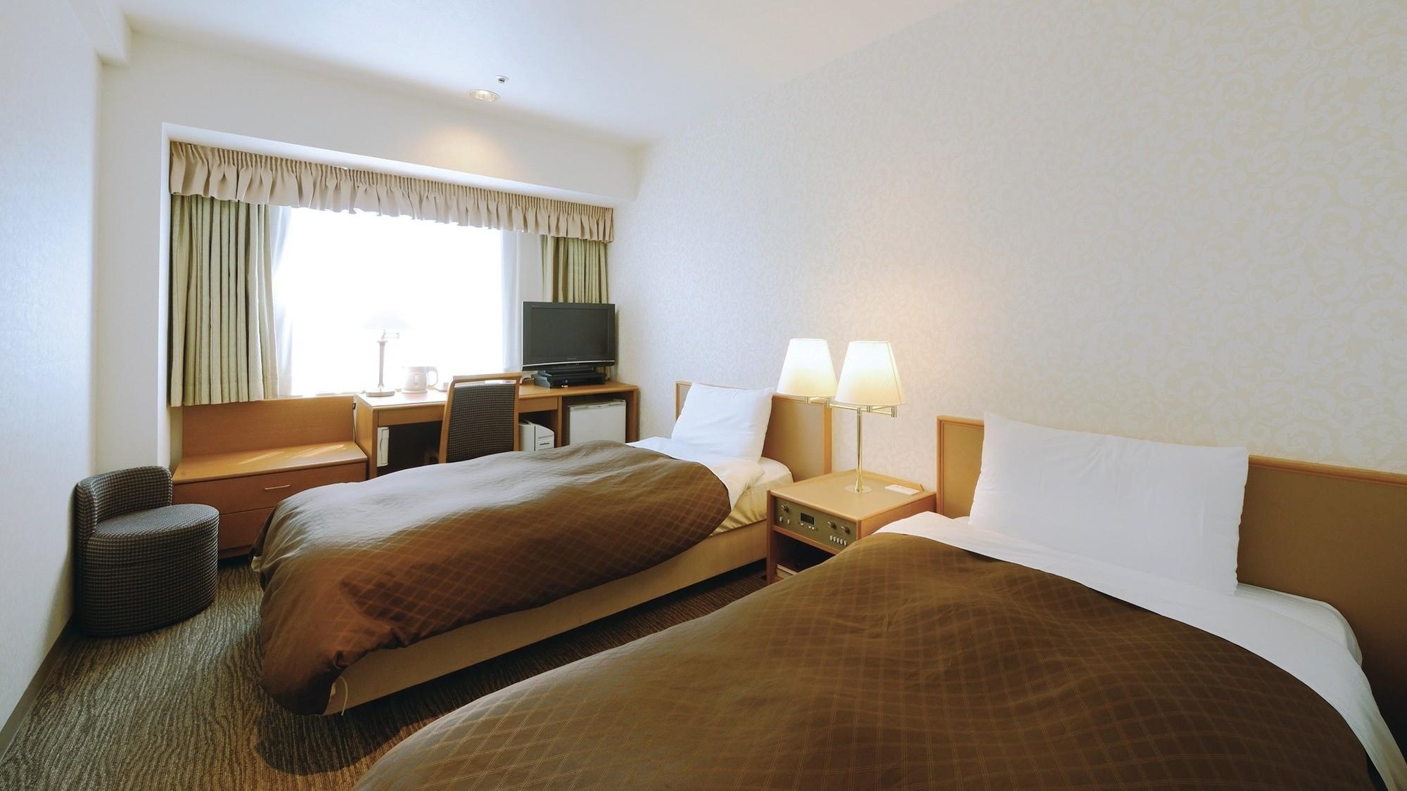 Standard, Twin Beds, Night View